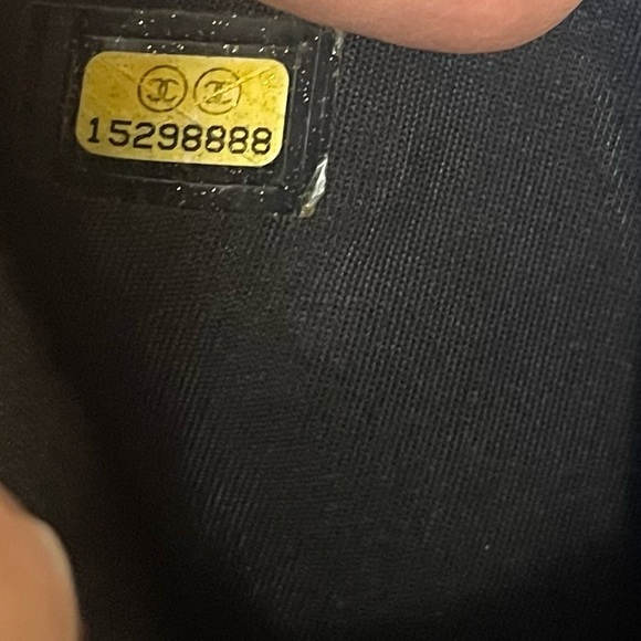 CHANEL Tri-fold wallet caviar leather - Picture 9 of 16